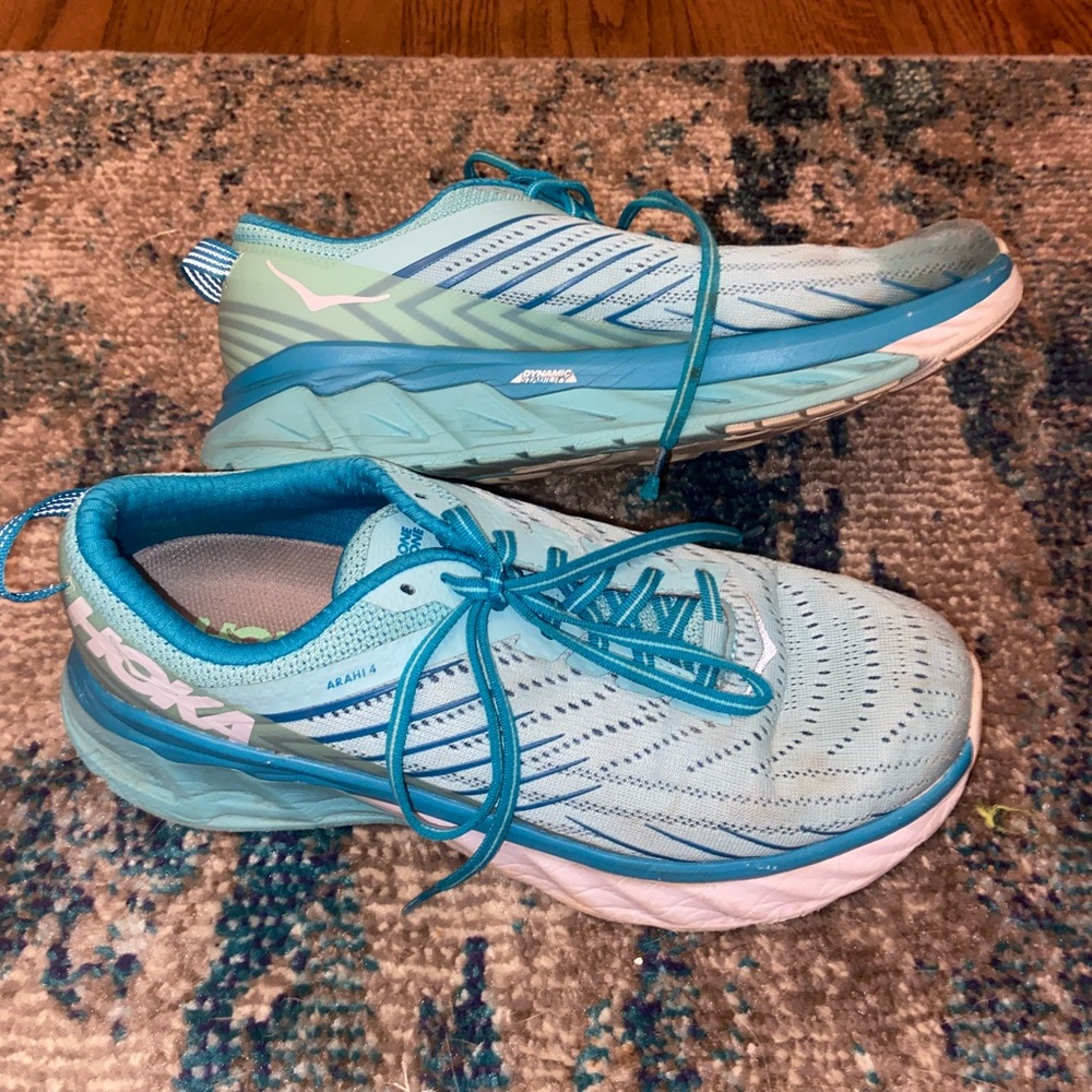 HOKAS